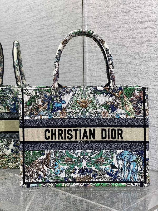 Christian Dior handbags with a detachable mirror for on - the - go touch - upsWF - Dior Bags - 550